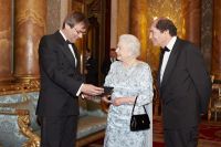 Simon Halsey und Königin Elisabeth II.