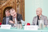 Intendant Uwe Eric Laufenberg (M.)