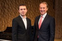 Volodymyr Lavrynenko (l.)