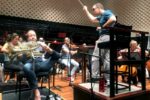 Felix Klieser probt mit dem Bournemouth Symphony Orchestra