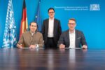 GMD Jurowski und Kunstminister Blume, hinten Staatsintendant Serge Dorny